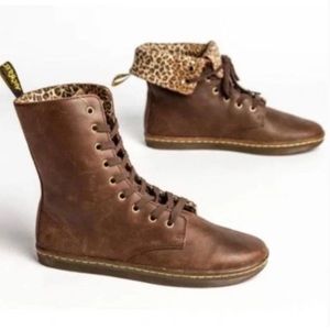 Dr. Martens dark brown Stratford combat lace up boots size 7